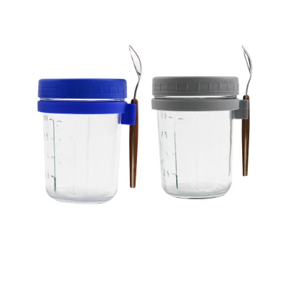 Taza de avena transparente para el desayuno con tapa sellada de plástico y cuchara Tarro de vidrio reutilizable de 10 oz Tarro de escala de almacenamiento